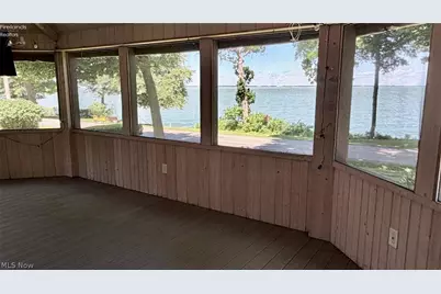 1036 W Lakeshore Drive, Kelleys Island, OH 43438 - Photo 8