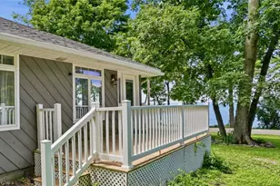 1036 W Lakeshore Dr, Kelleys Island, OH 43438 - Photo 28