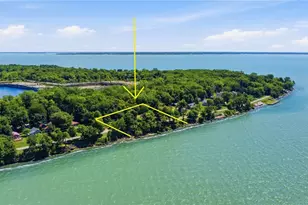 1036 W Lakeshore Dr, Kelleys Island, OH 43438 - Photo 6