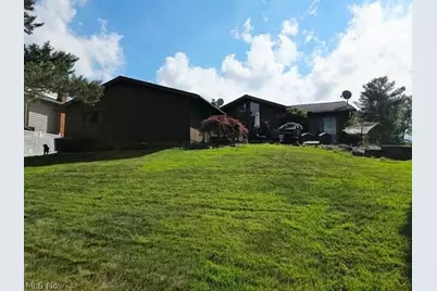 14010 Bennington Boulevard, Middleburg Heights, OH 44130 - Photo 8