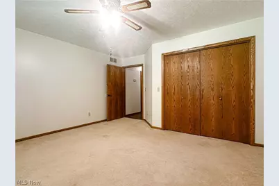 1060 Broadway Avenue SE, Warren, OH 44484 - Photo 30