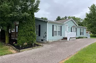 212 Liberty St, Spencer, OH 44275 - Photo 2