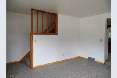 210 Clara Court, Louisville, OH 44641 - Photo 8