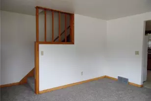 210 Clara Ct, Louisville, OH 44641 - Photo 8