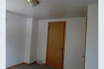 210 Clara Court, Louisville, OH 44641 - Photo 14