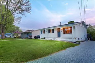 1222 Valley Dr, North Canton, OH 44720 - Photo 4