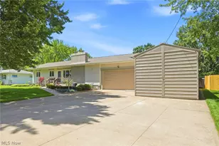 3230 Ethan Allen Rd, Barberton, OH 44203 - Photo 1