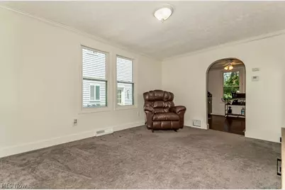 979 Mohegan Trail, Willoughby, OH 44094 - Photo 6
