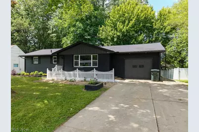 478 Bicksler Drive, Wadsworth, OH 44281 - Photo 2