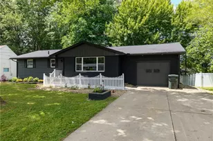 478 Bicksler Dr, Wadsworth, OH 44281 - Photo 2