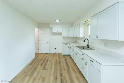 1730 W 20th Street, Lorain, OH 44052 - Photo 6