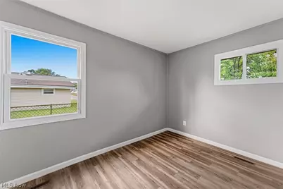 4410 Andover Avenue, Lorain, OH 44055 - Photo 18
