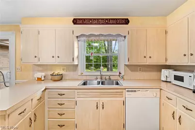 2560 Kenyon Avenue NW, Massillon, OH 44647 - Photo 8