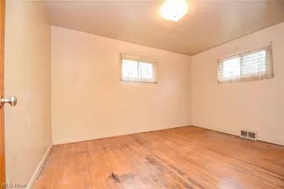 755 Lake Drive, Youngstown, OH 44511 - Photo 10