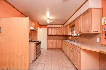 755 Lake Drive, Youngstown, OH 44511 - Photo 6