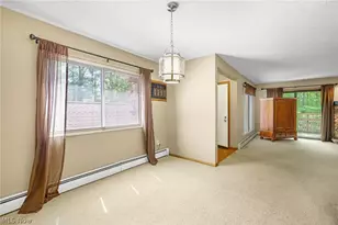 593 Meredith Ln, Cuyahoga Falls, OH 44223 - Photo 8
