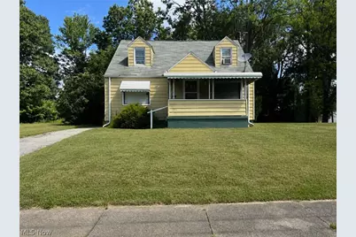 372 E Philadelphia Avenue, Youngstown, OH 44507 - Photo 1