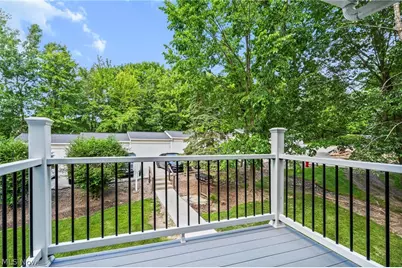 2002 Stoney Run Circle, Grandview Heights, OH 44147 - Photo 24