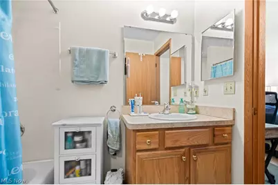 2002 Stoney Run Circle, Grandview Heights, OH 44147 - Photo 14