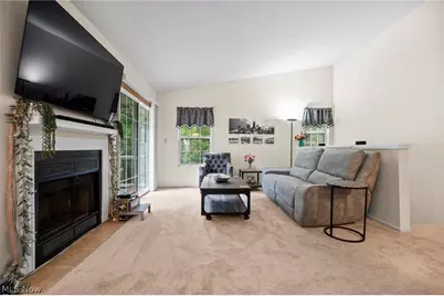 2002 Stoney Run Circle, Grandview Heights, OH 44147 - Photo 2