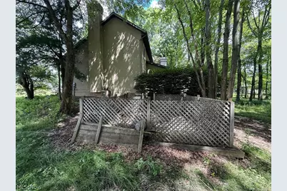 5755 Logan Arms Drive, Girard, OH 44420 - Photo 6
