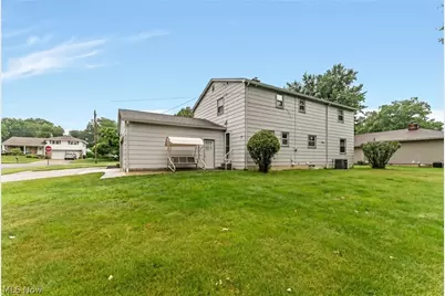 680 Forest Ridge Drive, Youngstown, OH 44512 - Photo 4