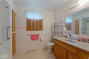 680 Forest-Ridge Dr, Youngstown, OH 44512 - Photo 22