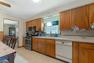 680 Forest-Ridge Dr, Youngstown, OH 44512 - Photo 8