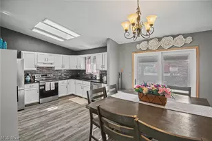 3300 Meanderwood Dr, Canfield, OH 44406 - Photo 8