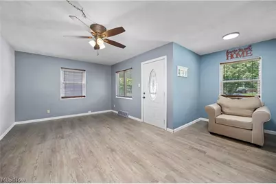 130 Roger Avenue, Bellevue, OH 44811 - Photo 4