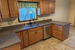 2174 Rockefeller Rd, Wickliffe, OH 44092 - Photo 4