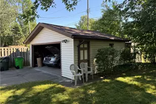 2174 Rockefeller Rd, Wickliffe, OH 44092 - Photo 36