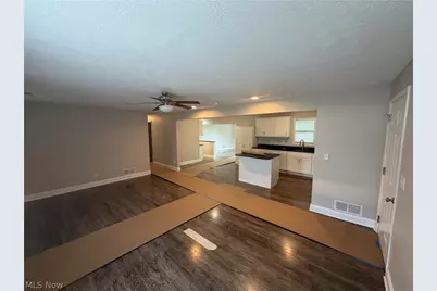 5976 Reynolds Road, Mentor on the Lake, OH 44060 - Photo 2