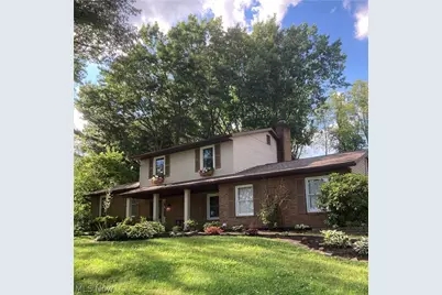 165 Woodsdale Drive, Mogadore, OH 44260 - Photo 1