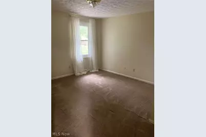 165 Woodsdale Drive, Mogadore, OH 44260 - Photo 12