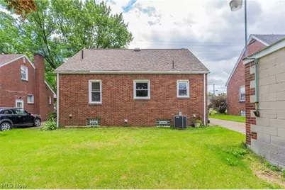 1340 E Boston Avenue, Youngstown, OH 44502 - Photo 6