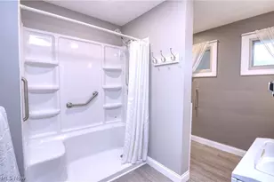 172 27th St NW, Barberton, OH 44203 - Photo 14