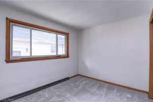 172 27th St NW, Barberton, OH 44203 - Photo 8