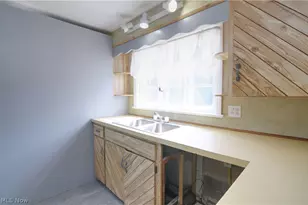25 31st St SW, Barberton, OH 44203 - Photo 14