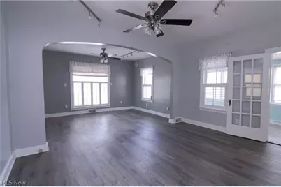 25 31st Street SW, Barberton, OH 44203 - Photo 6