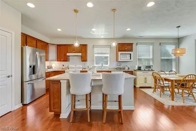 8024 Parkcroft Drive, Mentor, OH 44060 - Photo 2