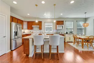 8024 Parkcroft Dr, Mentor, OH 44060 - Photo 2