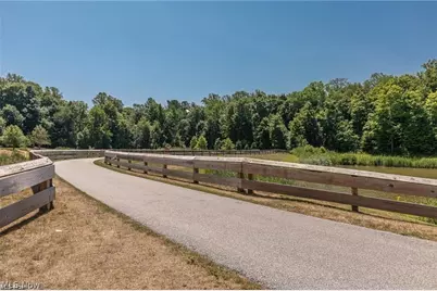 8024 Parkcroft Drive, Mentor, OH 44060 - Photo 10