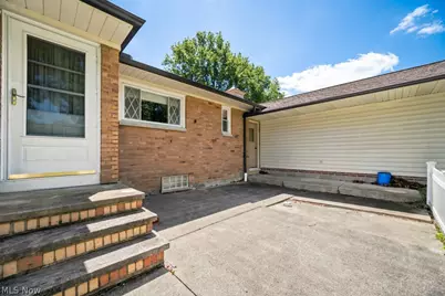 7988 Wright Road, Grandview Heights, OH 44147 - Photo 8