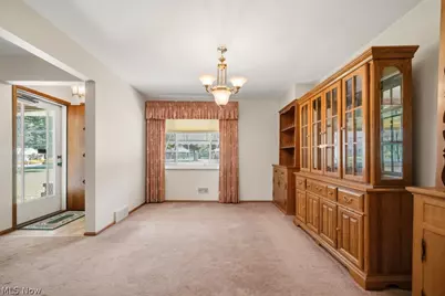 7988 Wright Road, Grandview Heights, OH 44147 - Photo 12