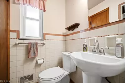 7988 Wright Road, Grandview Heights, OH 44147 - Photo 24