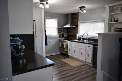 1085 Stratford Street, Barberton, OH 44203 - Photo 8