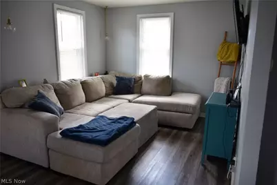 1085 Stratford Street, Barberton, OH 44203 - Photo 6