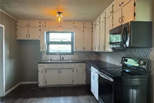 976 N Main St, Killbuck, OH 44637 - Photo 8