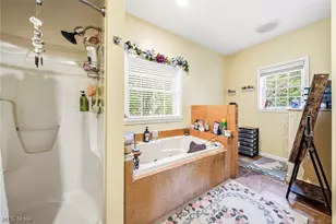 10401 Darrow Rd, Vermilion, OH 44089 - Photo 16
